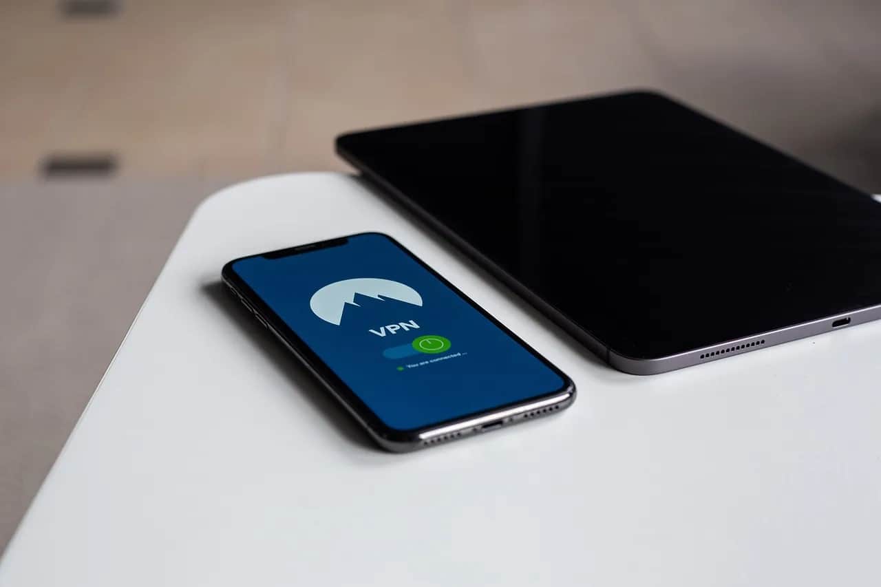 Czy VPN jest legalny? Fakty i mity, które musisz znać